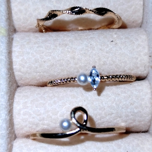 Three very dainty size 7 gold rings one with the Pearl and one with a cz - Picture 1 of 1